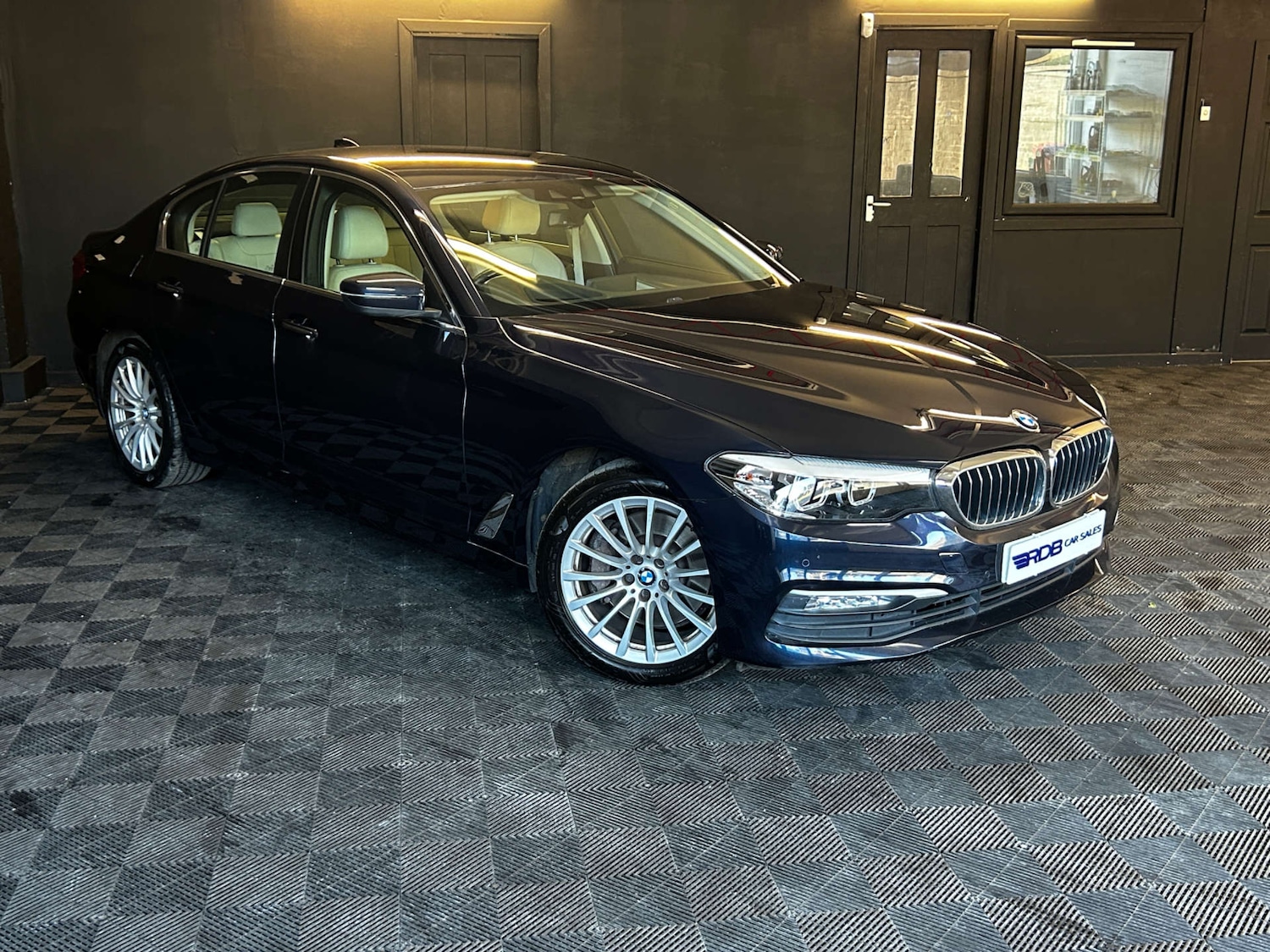 Used BMW 5 Series 2017 for sale - 76604270: Photo 9