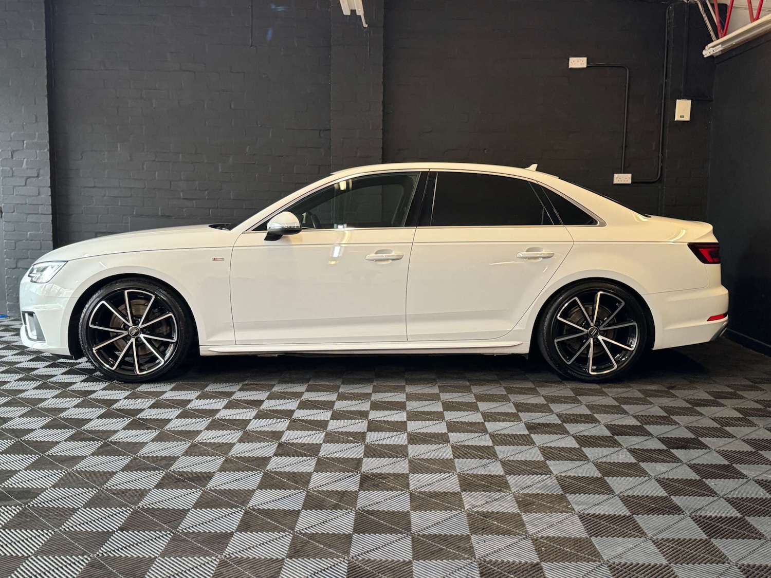 Used Audi A4 2019 for sale - 76114480: Photo 14
