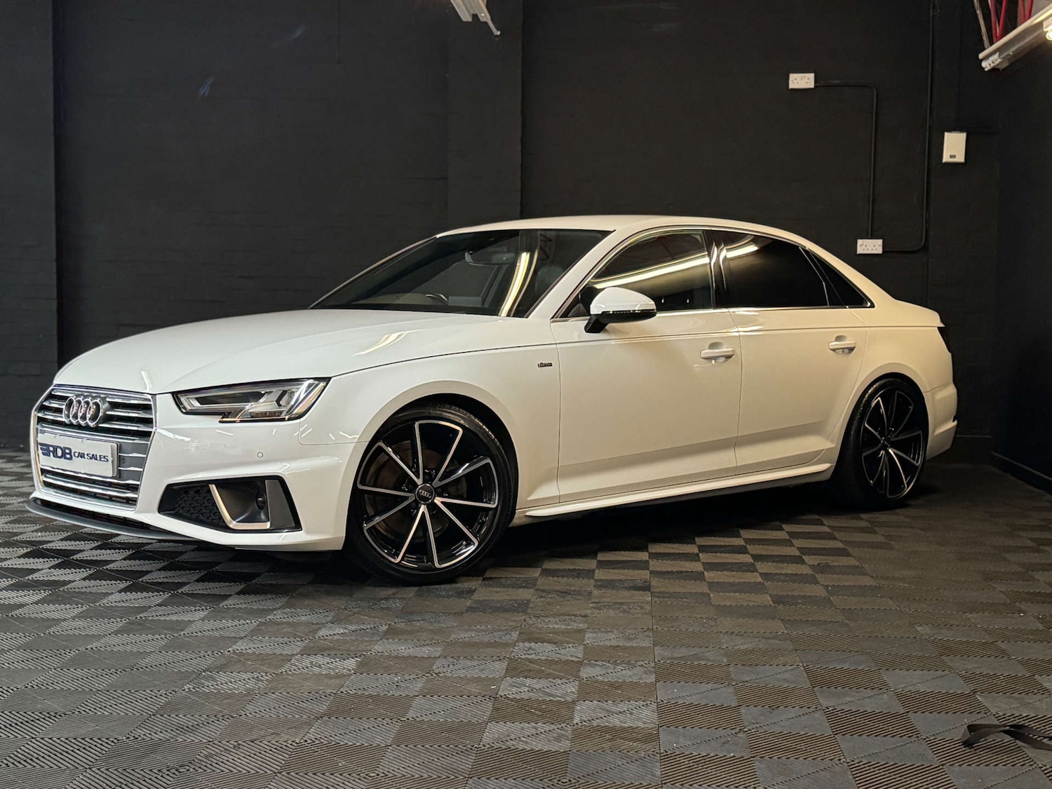 Used Audi A4 2019 for sale - 76114480: Photo 3