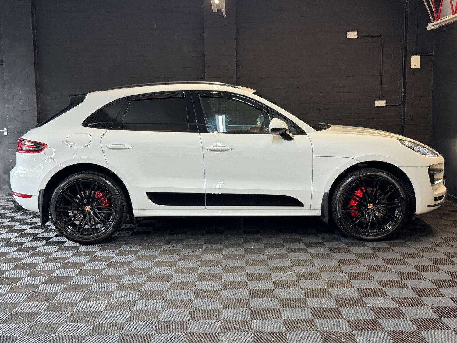 Used Porsche Macan 2017 for sale - 76404394: Photo 16