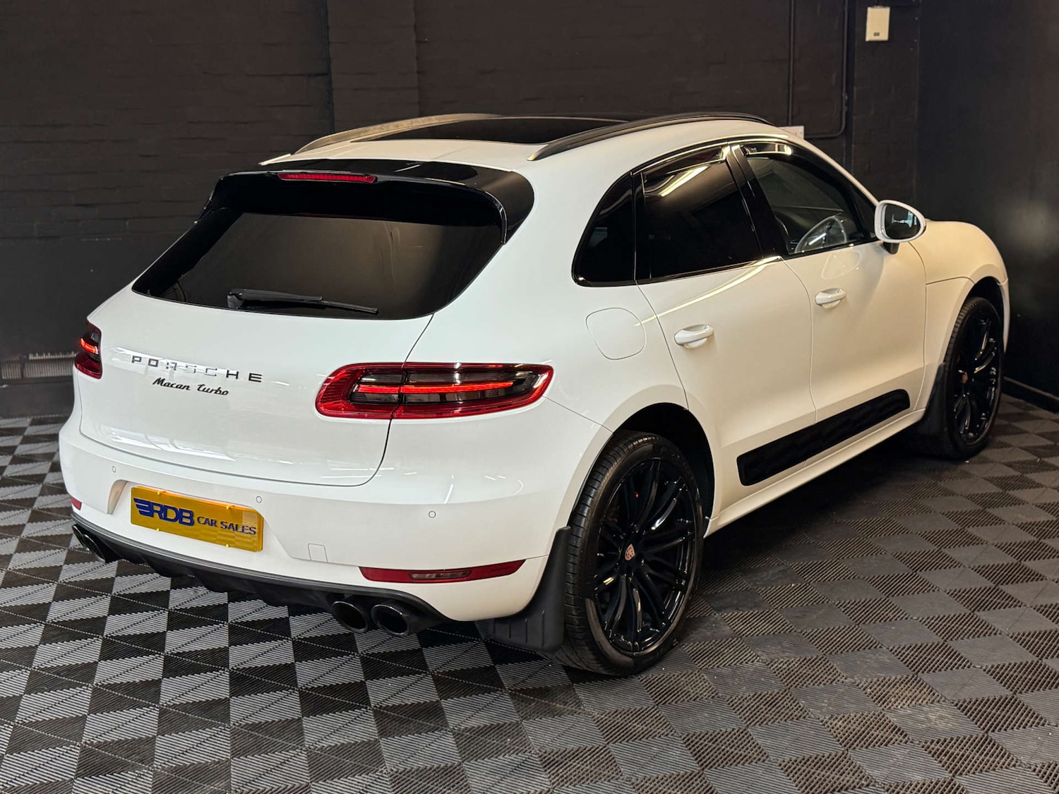 Used Porsche Macan 2017 for sale - 76404394: Photo 19
