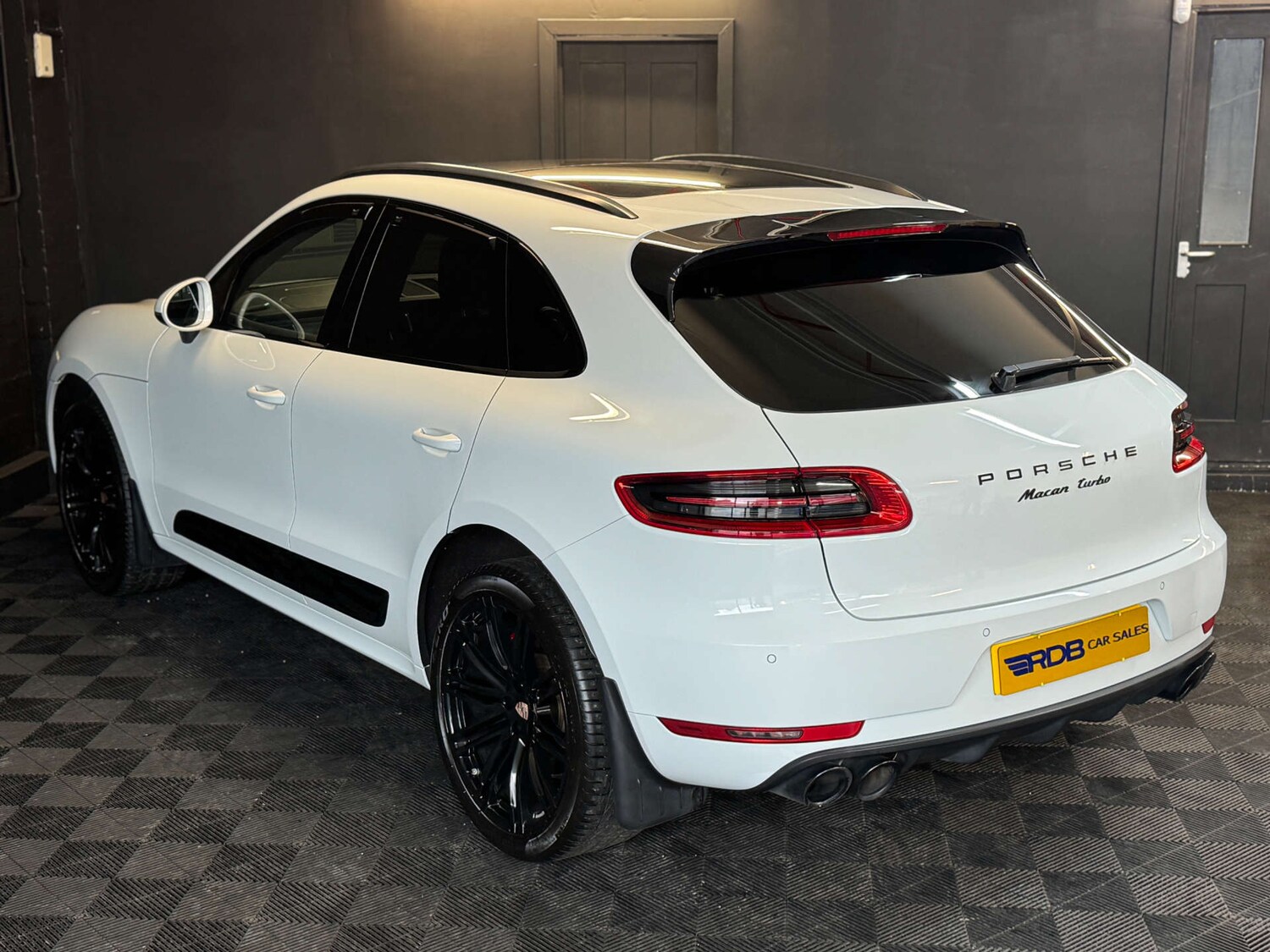 Used Porsche Macan 2017 for sale - 76404394: Photo 26