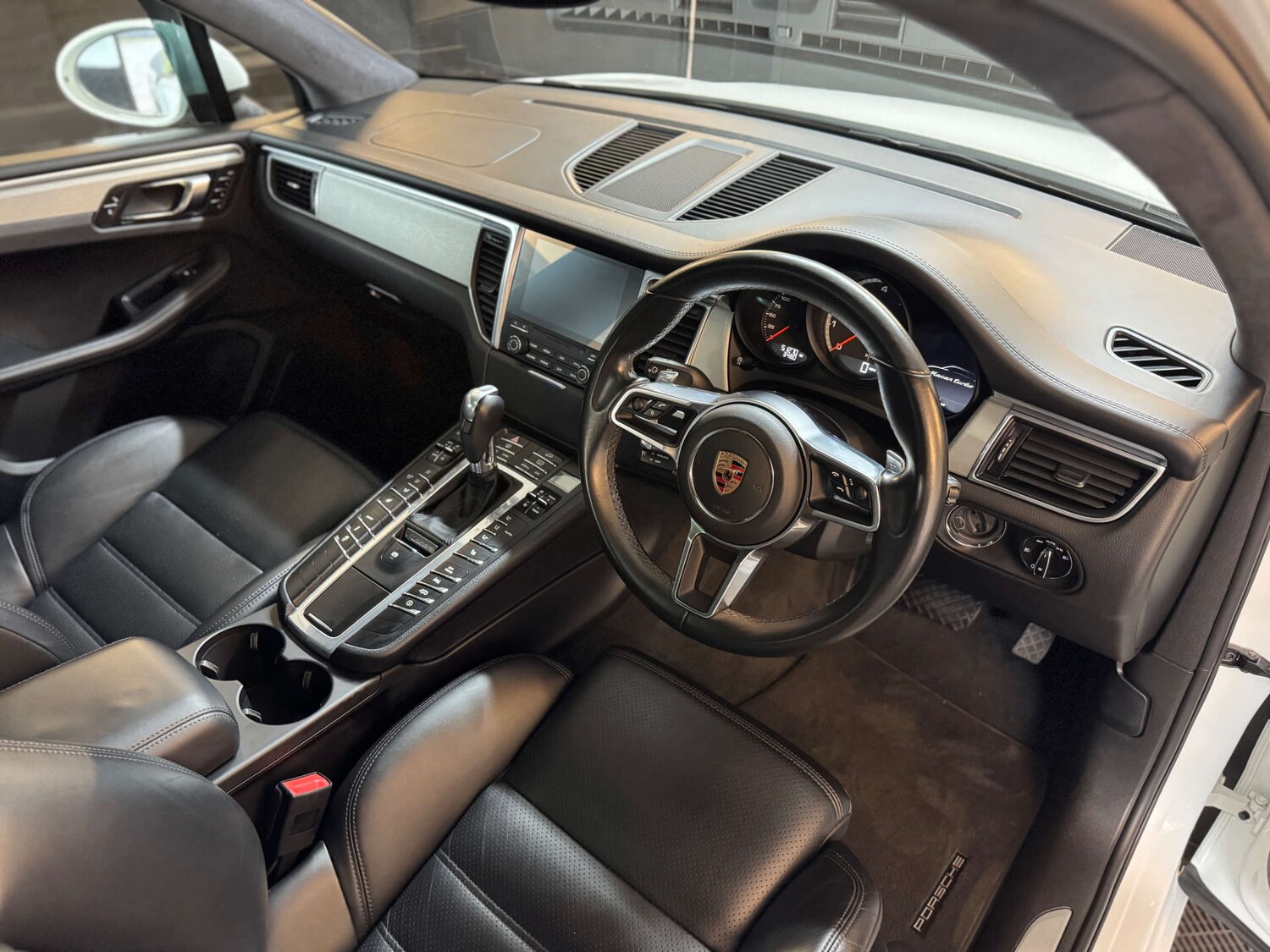 Used Porsche Macan 2017 for sale - 76404394: Photo 28