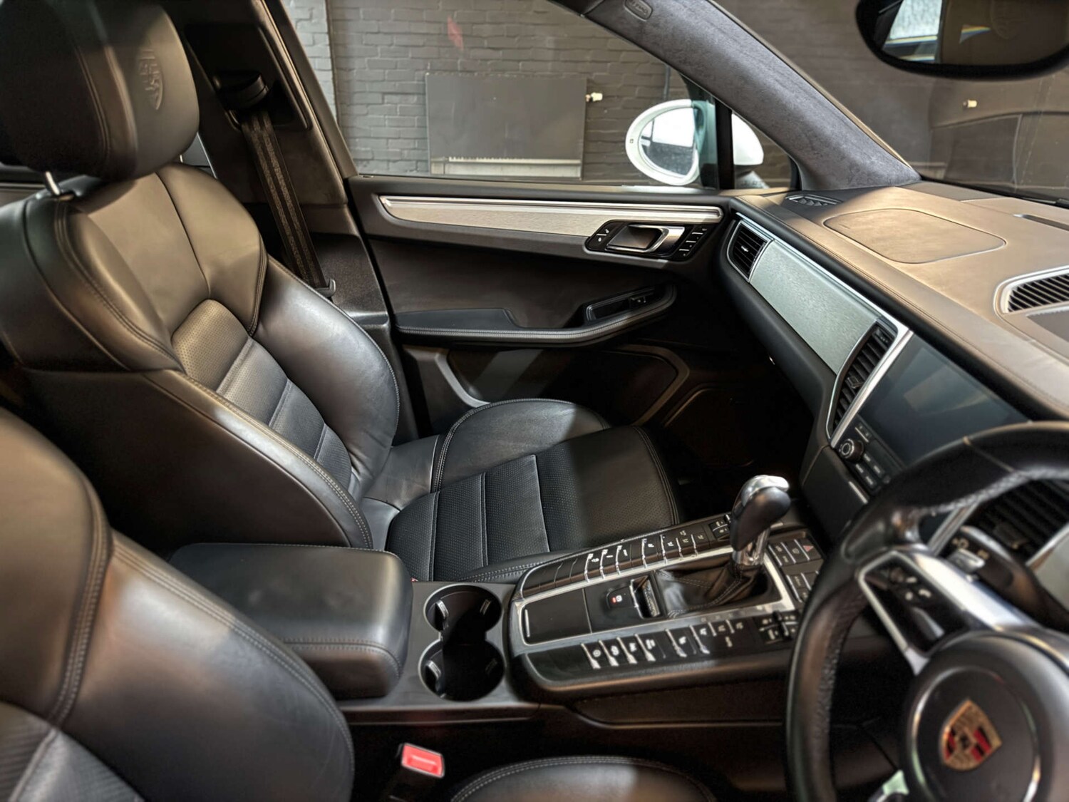 Used Porsche Macan 2017 for sale - 76404394: Photo 29