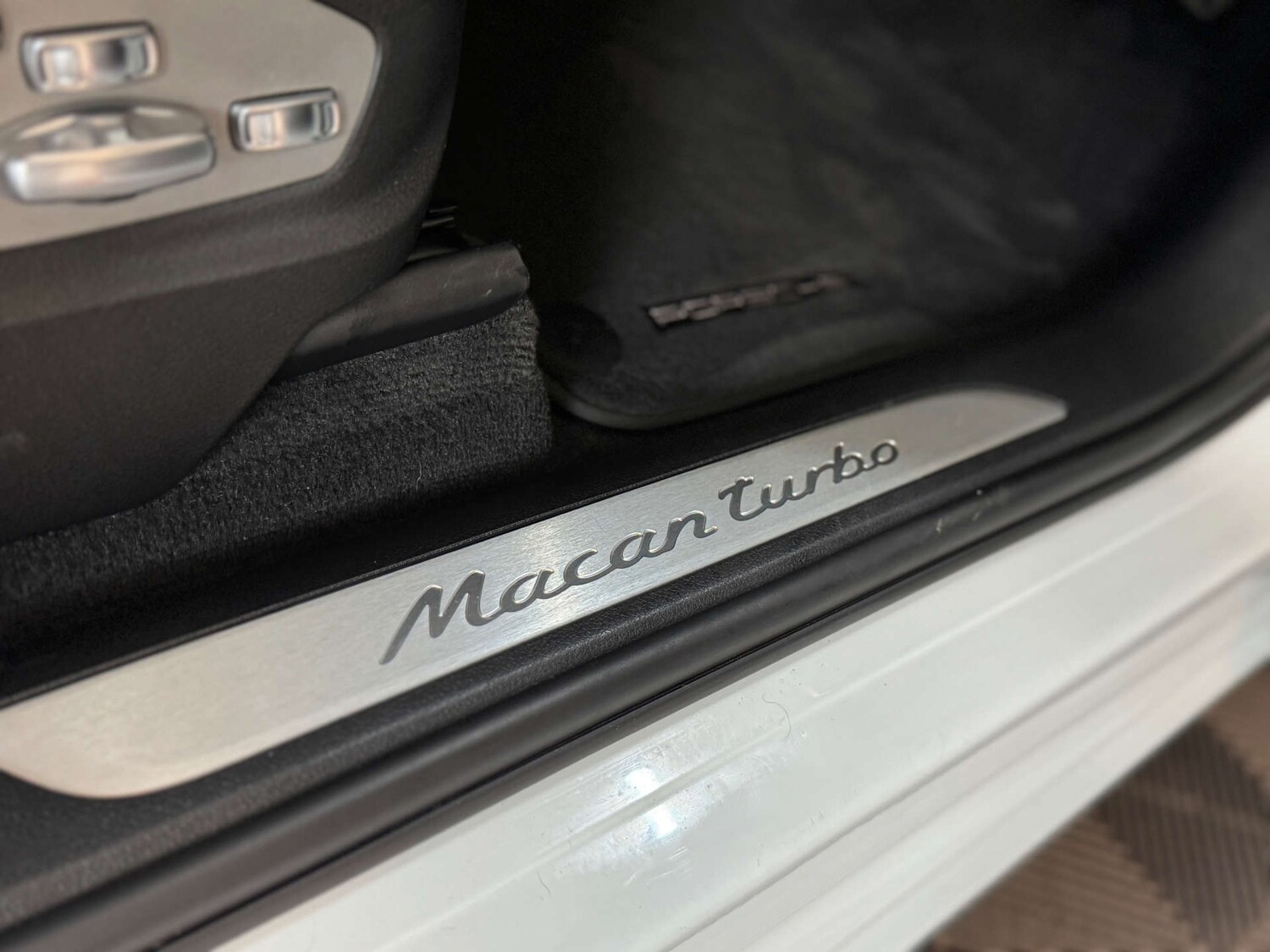 Used Porsche Macan 2017 for sale - 76404394: Photo 35