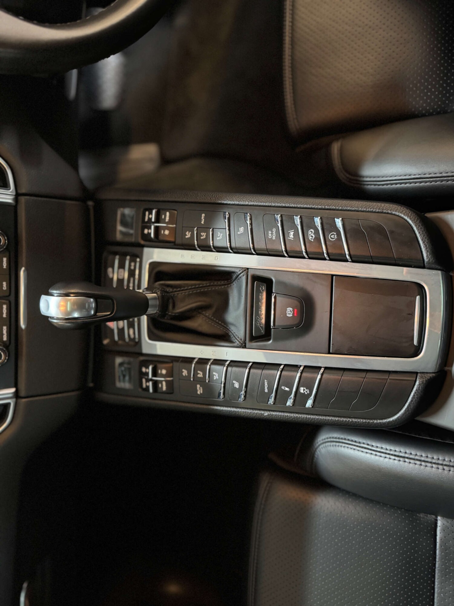 Used Porsche Macan 2017 for sale - 76404394: Photo 38