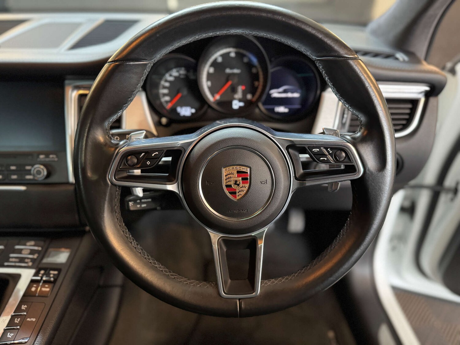 Used Porsche Macan 2017 for sale - 76404394: Photo 49