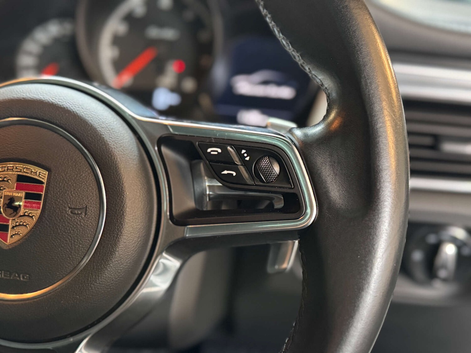 Used Porsche Macan 2017 for sale - 76404394: Photo 51