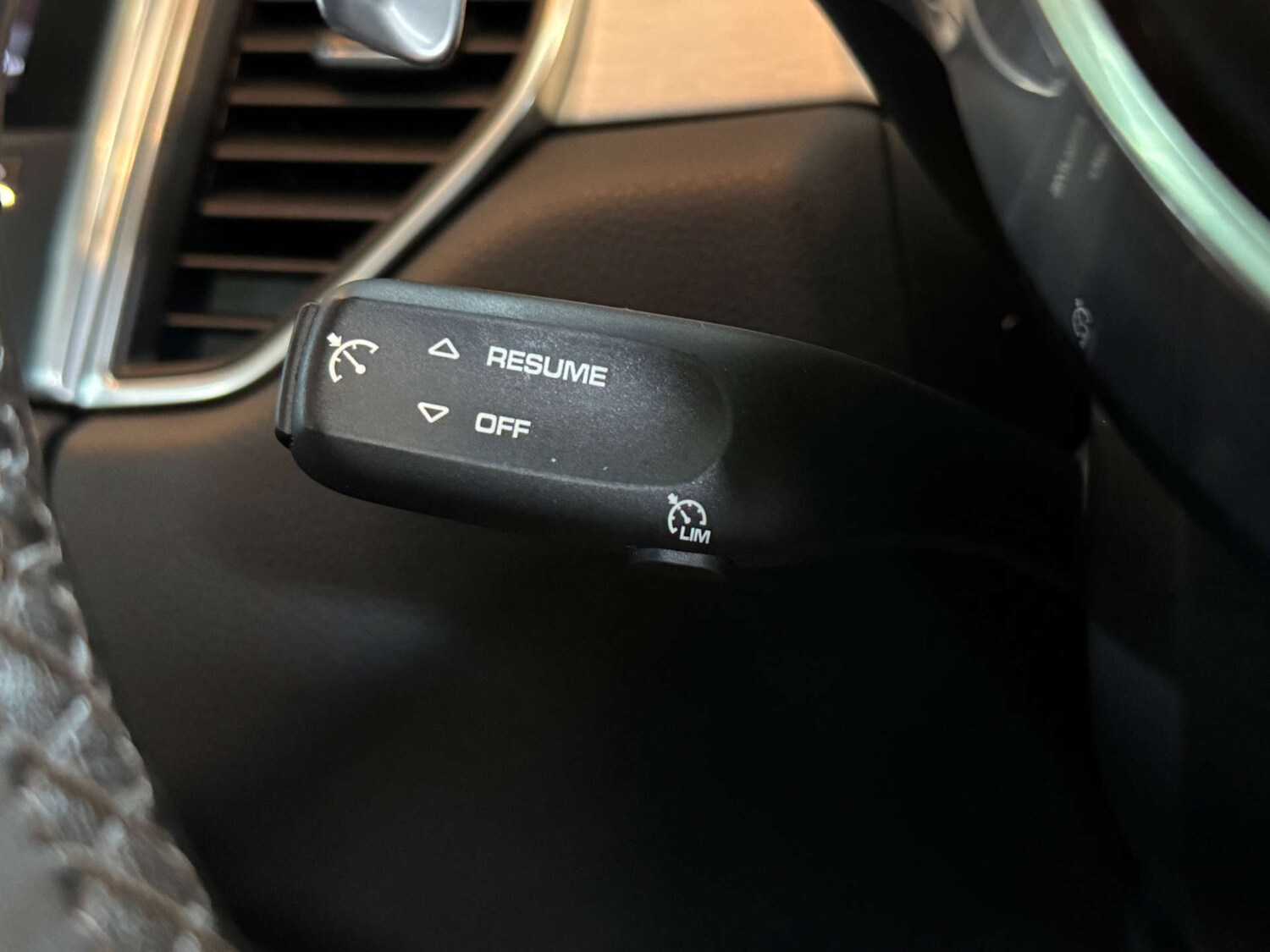 Used Porsche Macan 2017 for sale - 76404394: Photo 53