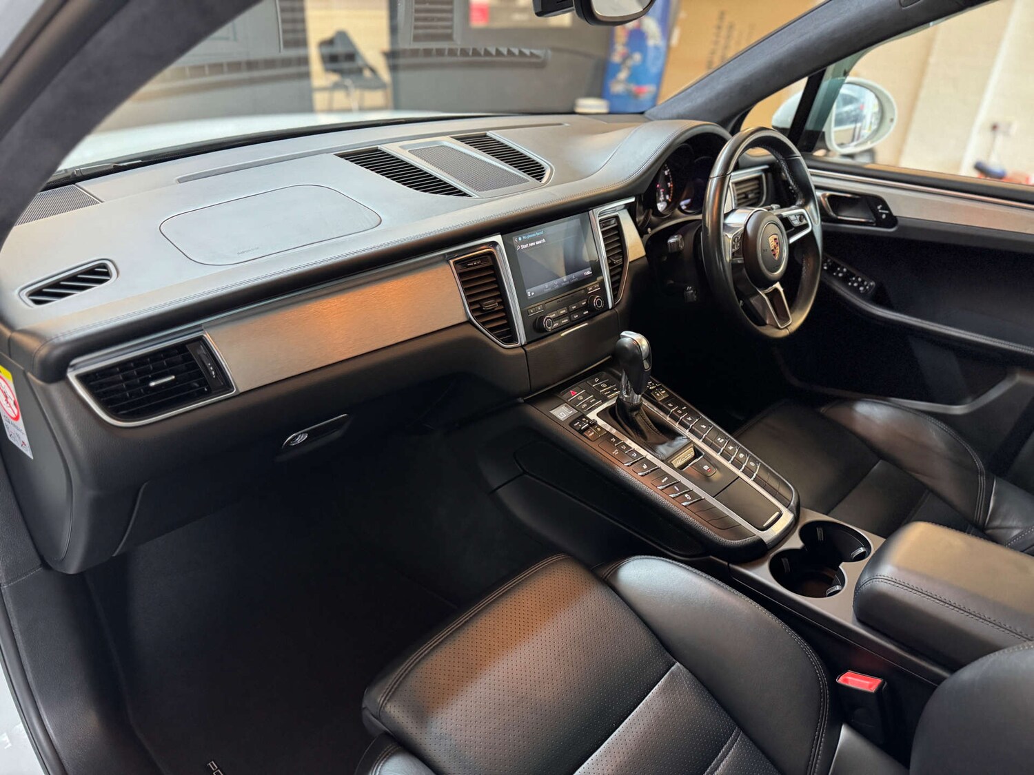 Used Porsche Macan 2017 for sale - 76404394: Photo 55