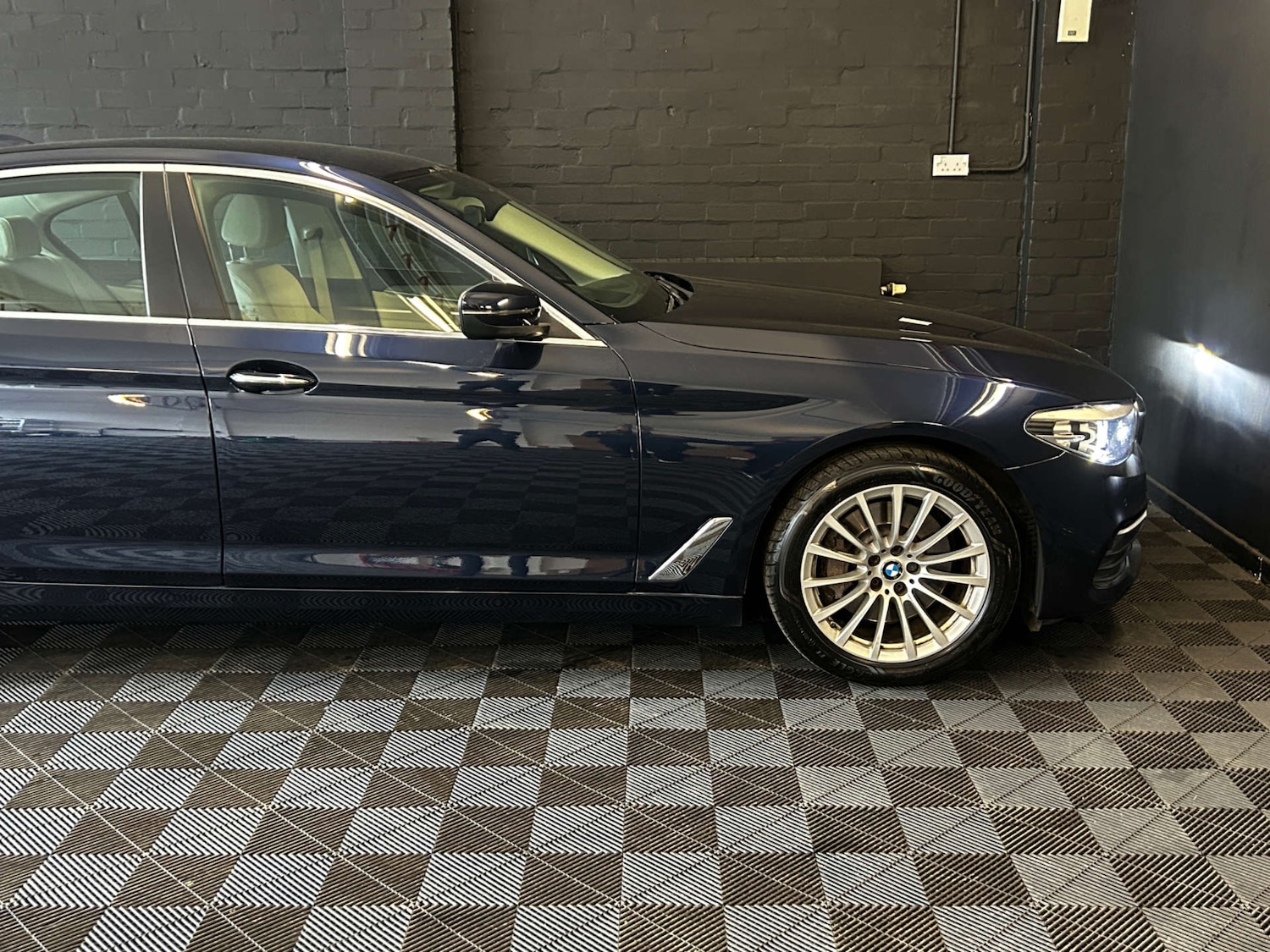 Used BMW 5 Series 2017 for sale - 76402682: Photo 16