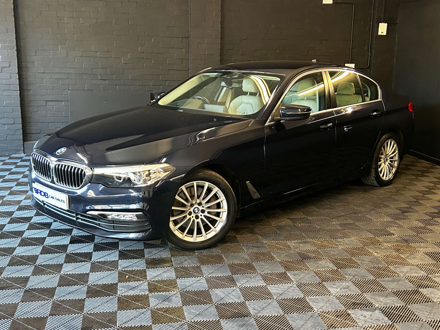 Used BMW 5 Series 2017 for sale - 76402682: Photo 2