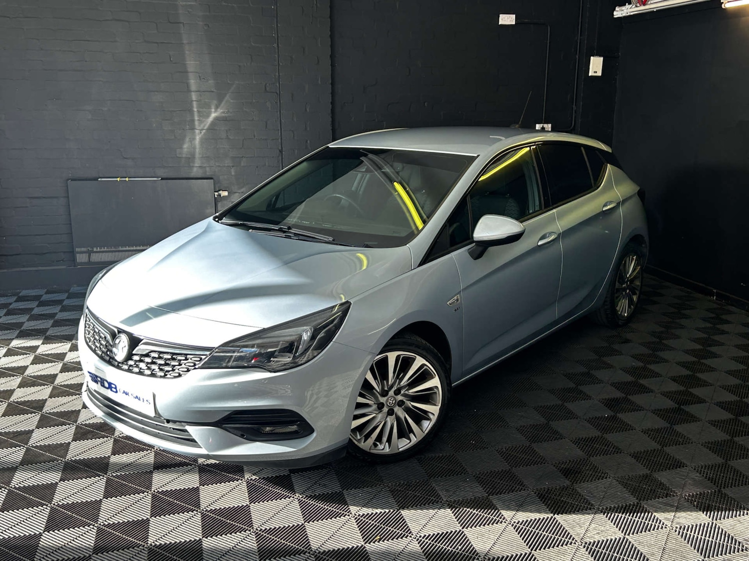Used Vauxhall Astra 2019 for sale - 76402680: Photo 2