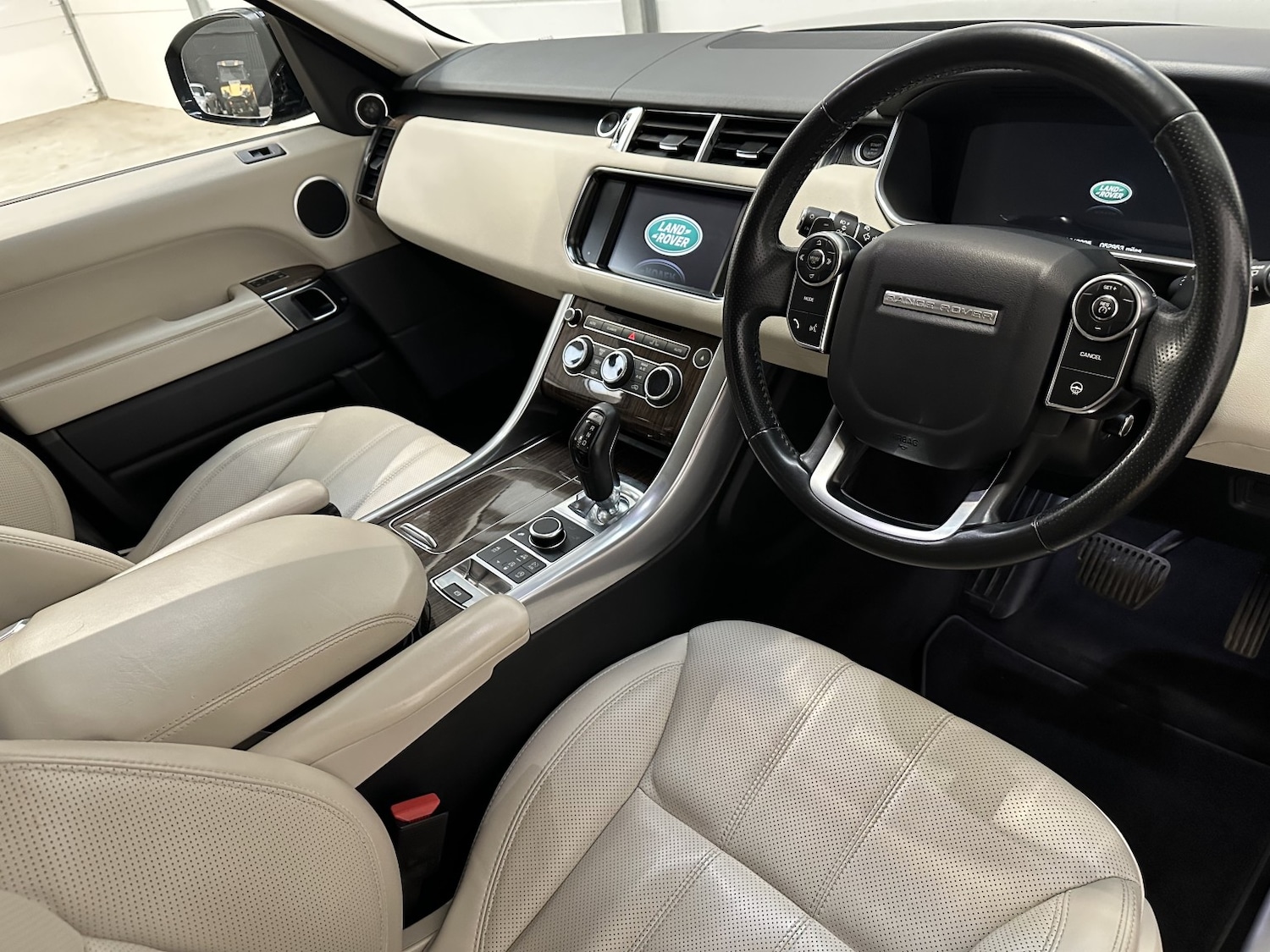 Used Land Rover Range Rover Sport 2014 for sale - 76821631: Photo 3