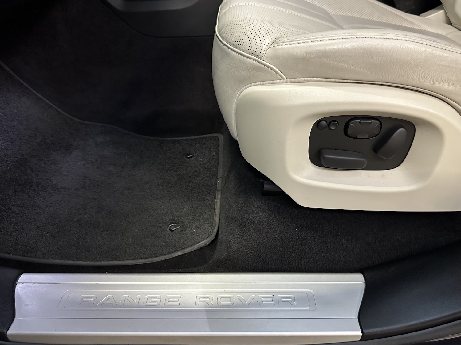 Used Land Rover Range Rover Sport 2014 for sale - 76821631: Photo 31