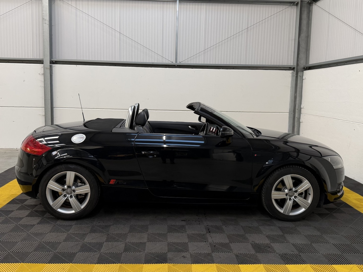 Used Audi TT 2009 for sale - 76924413: Photo 15