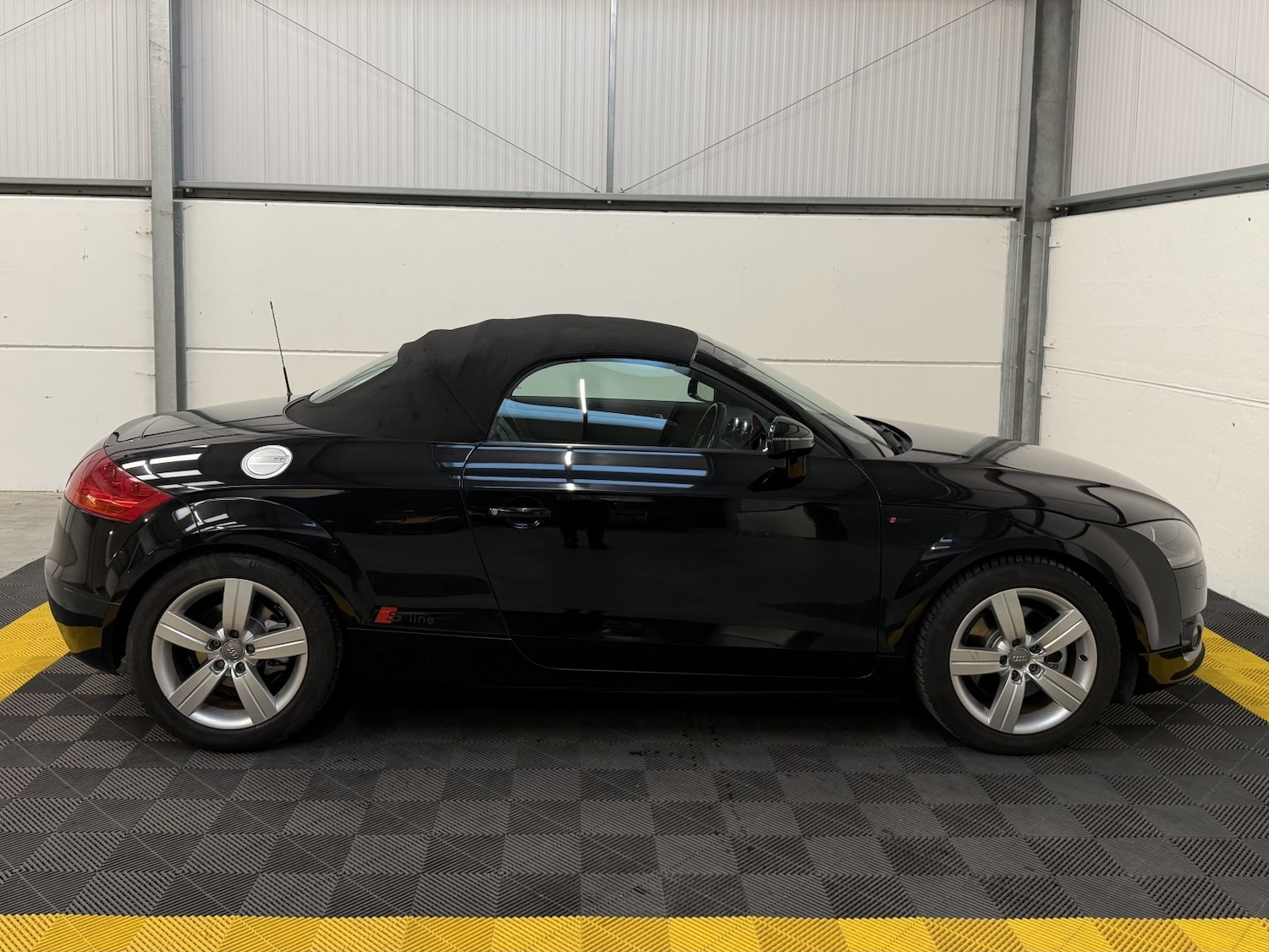 Used Audi TT 2009 for sale - 76924413: Photo 16