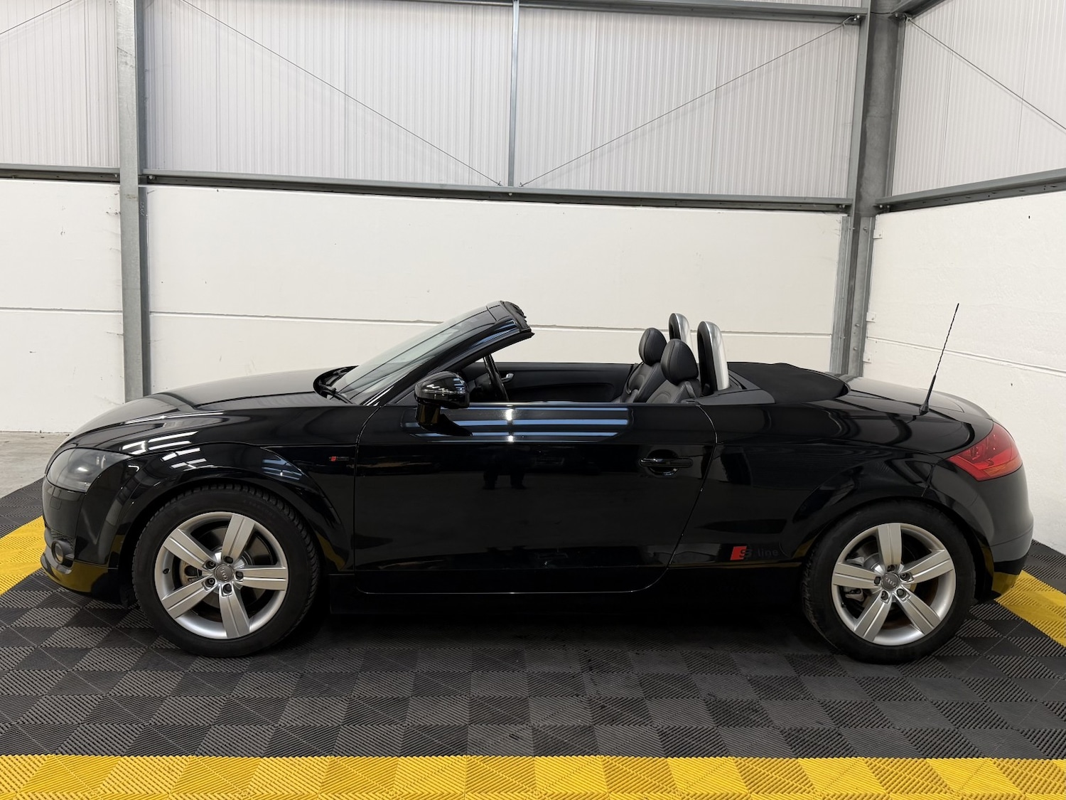 Used Audi TT 2009 for sale - 76924413: Photo 7