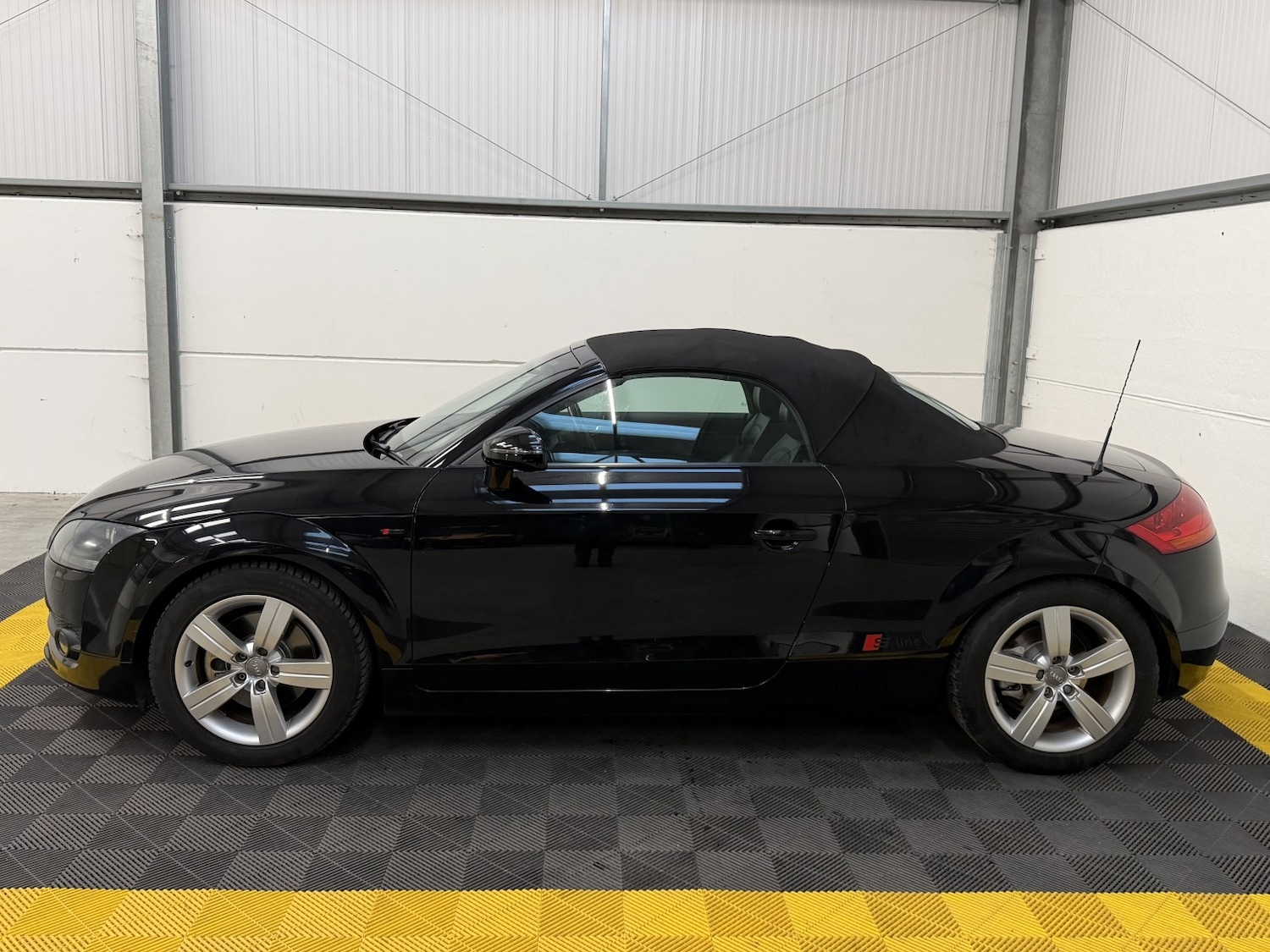 Used Audi TT 2009 for sale - 76924413: Photo 8