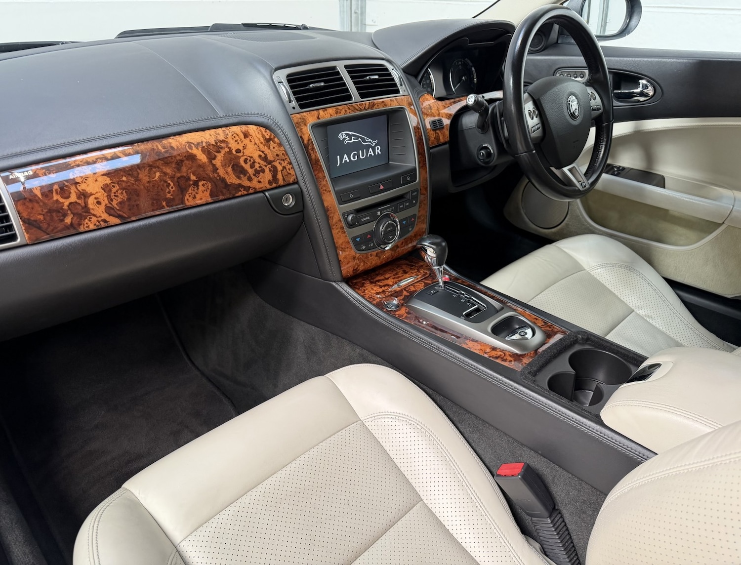 Used Jaguar XKR 2007 for sale - 77336257: Photo 11