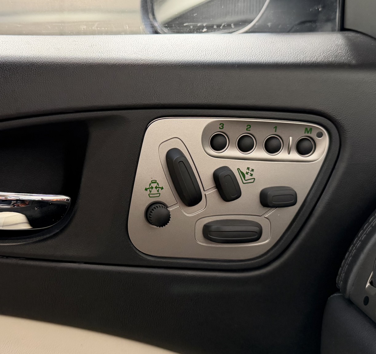 Used Jaguar XKR 2007 for sale - 77336257: Photo 24