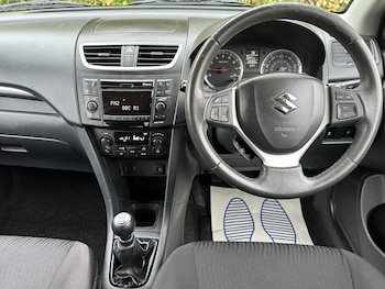 Used Suzuki Swift 2012 for sale - 76821633: Photo