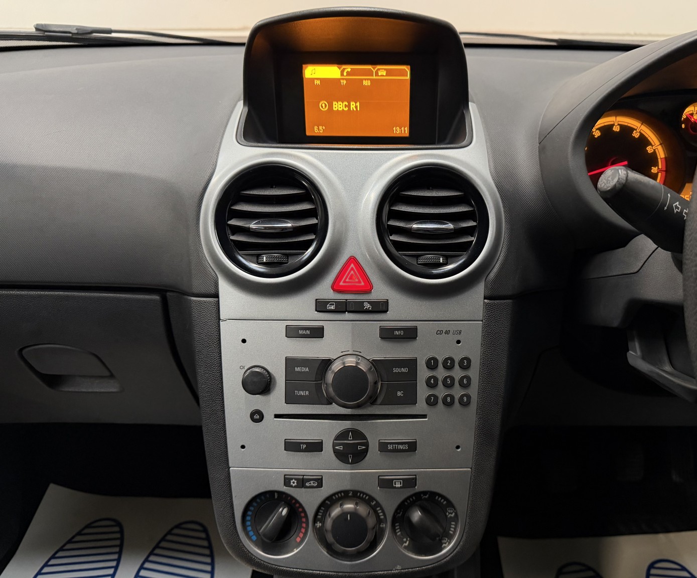 Used Vauxhall Corsa 2013 for sale - 77154457: Photo 17