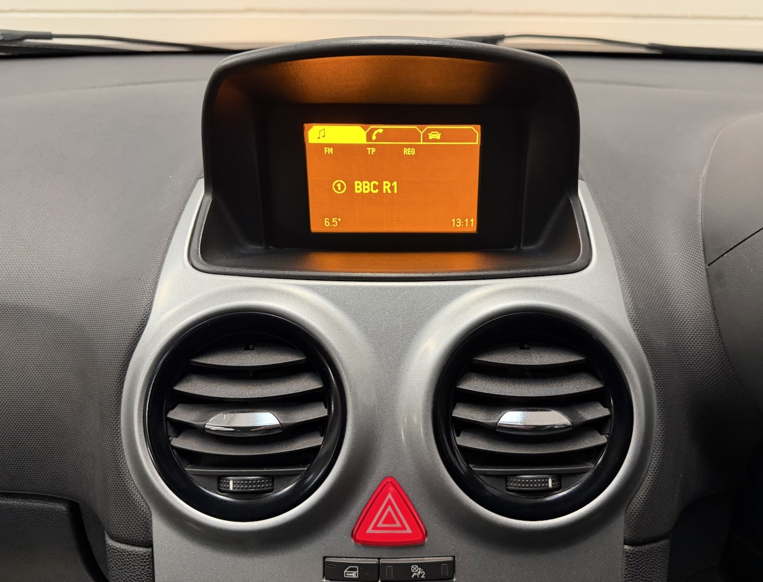 Used Vauxhall Corsa 2013 for sale - 77154457: Photo 19