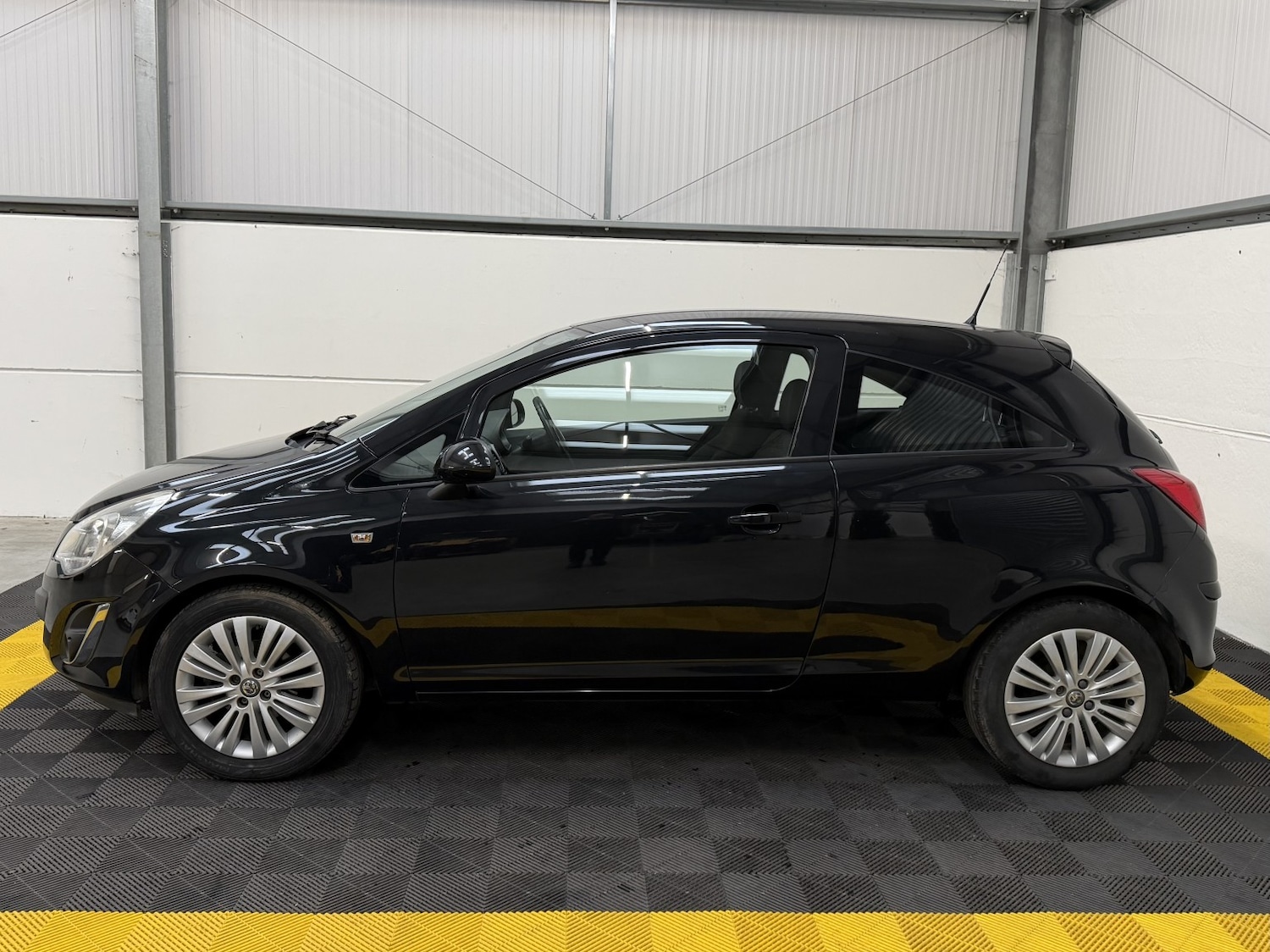 Used Vauxhall Corsa 2013 for sale - 77154457: Photo 5