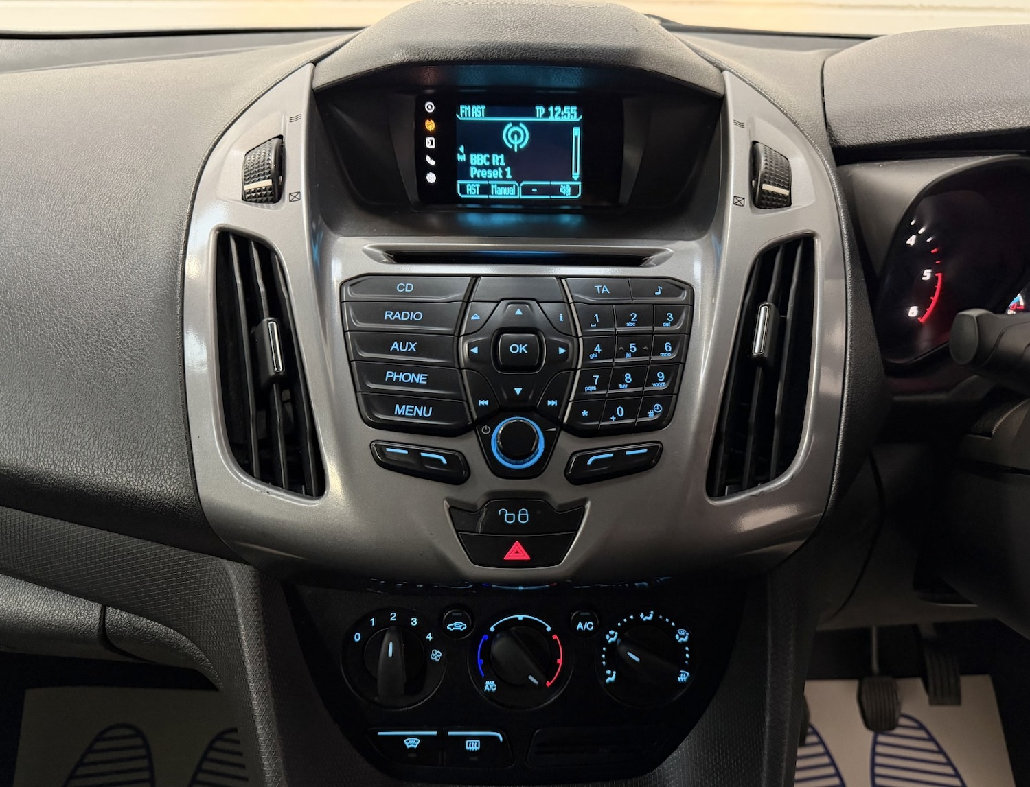 Used Ford Transit Connect 2018 for sale - 77154426: Photo 13