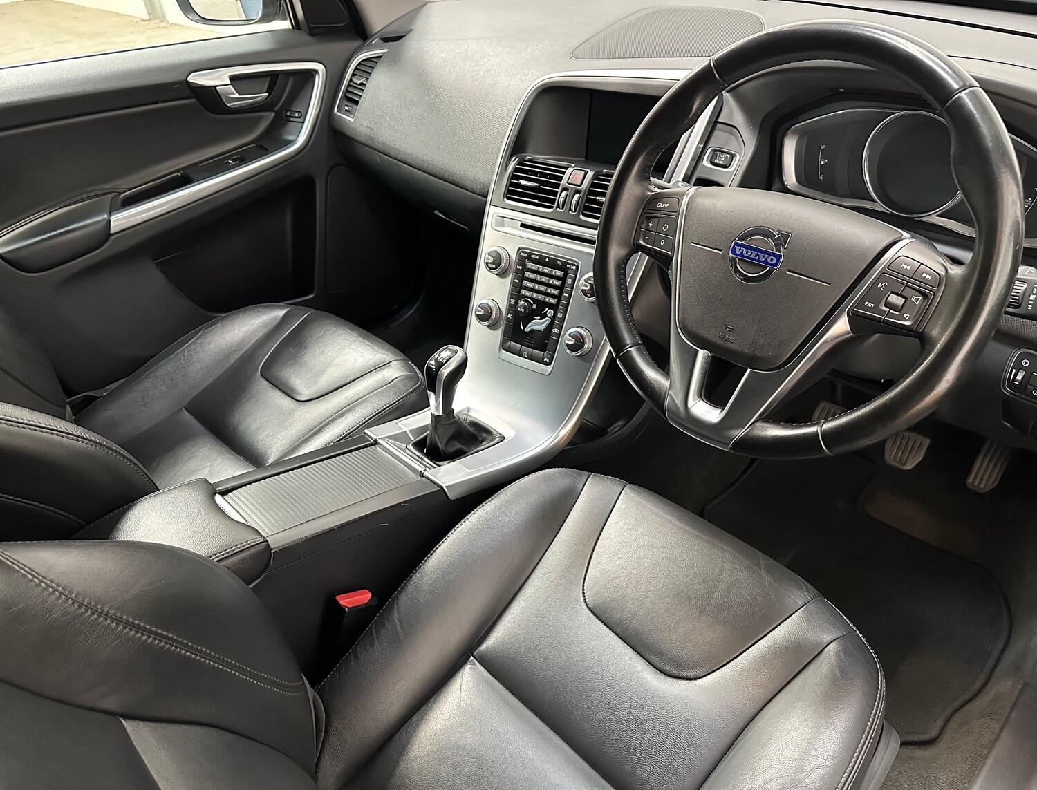 Used Volvo XC60 2017 for sale - 76821626: Photo 3