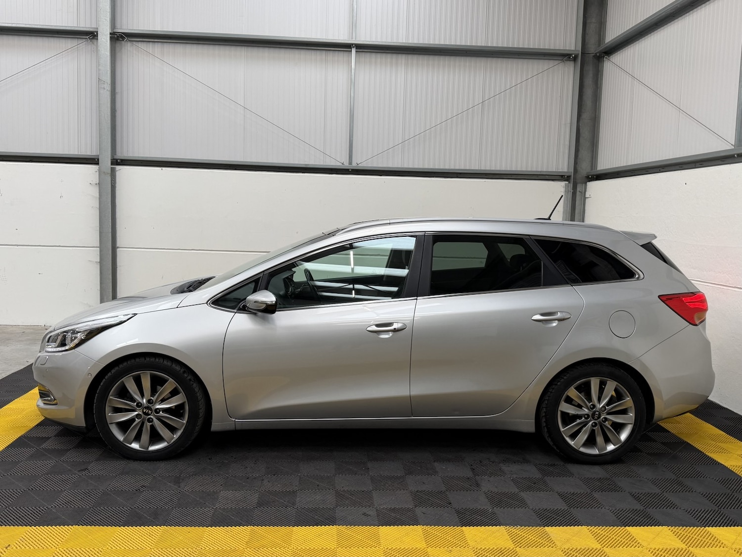 Used Kia Ceed 2013 for sale - 77251262: Photo 5