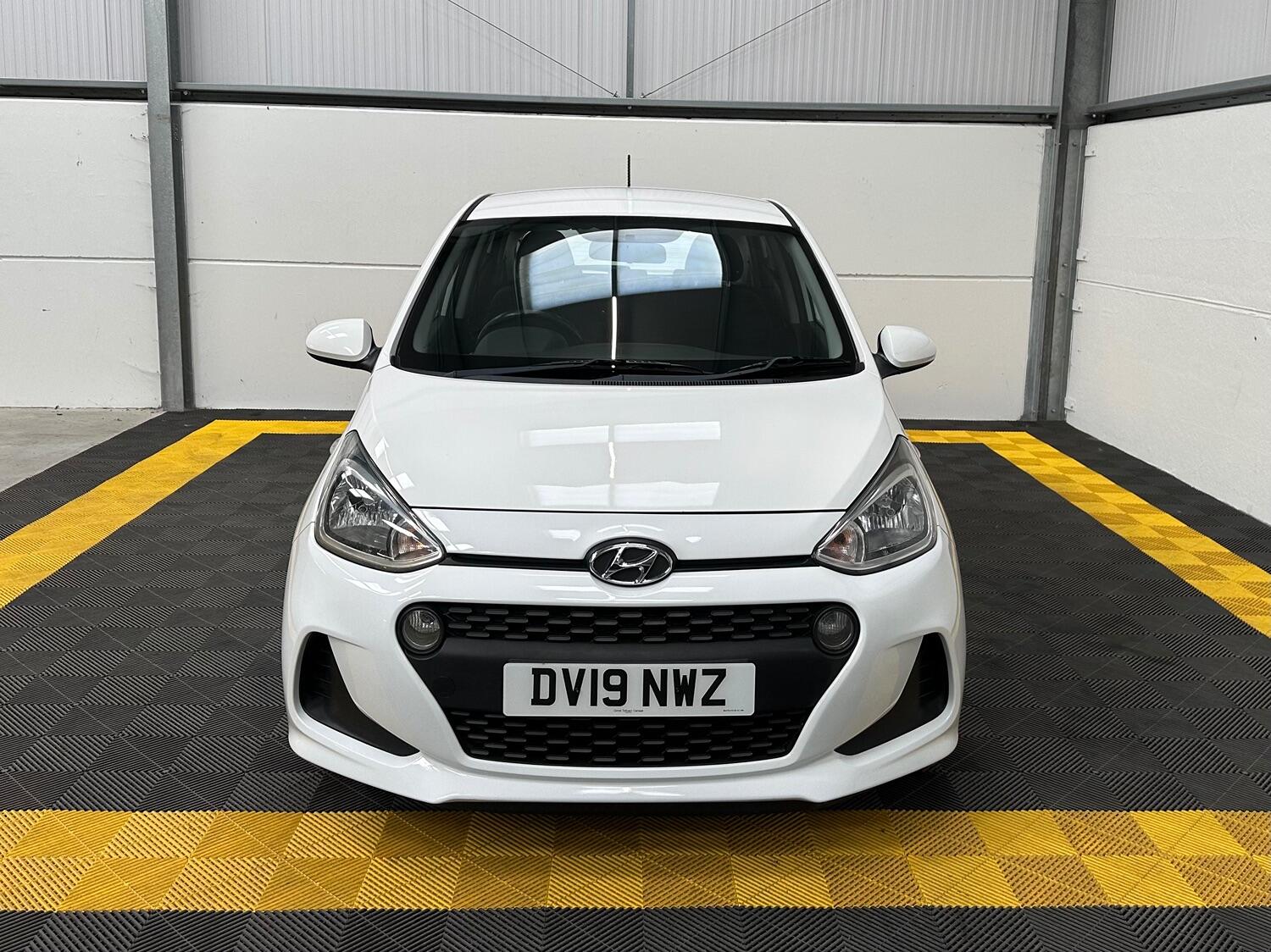 Used Hyundai i10 2019 for sale - 76821576: Photo 2