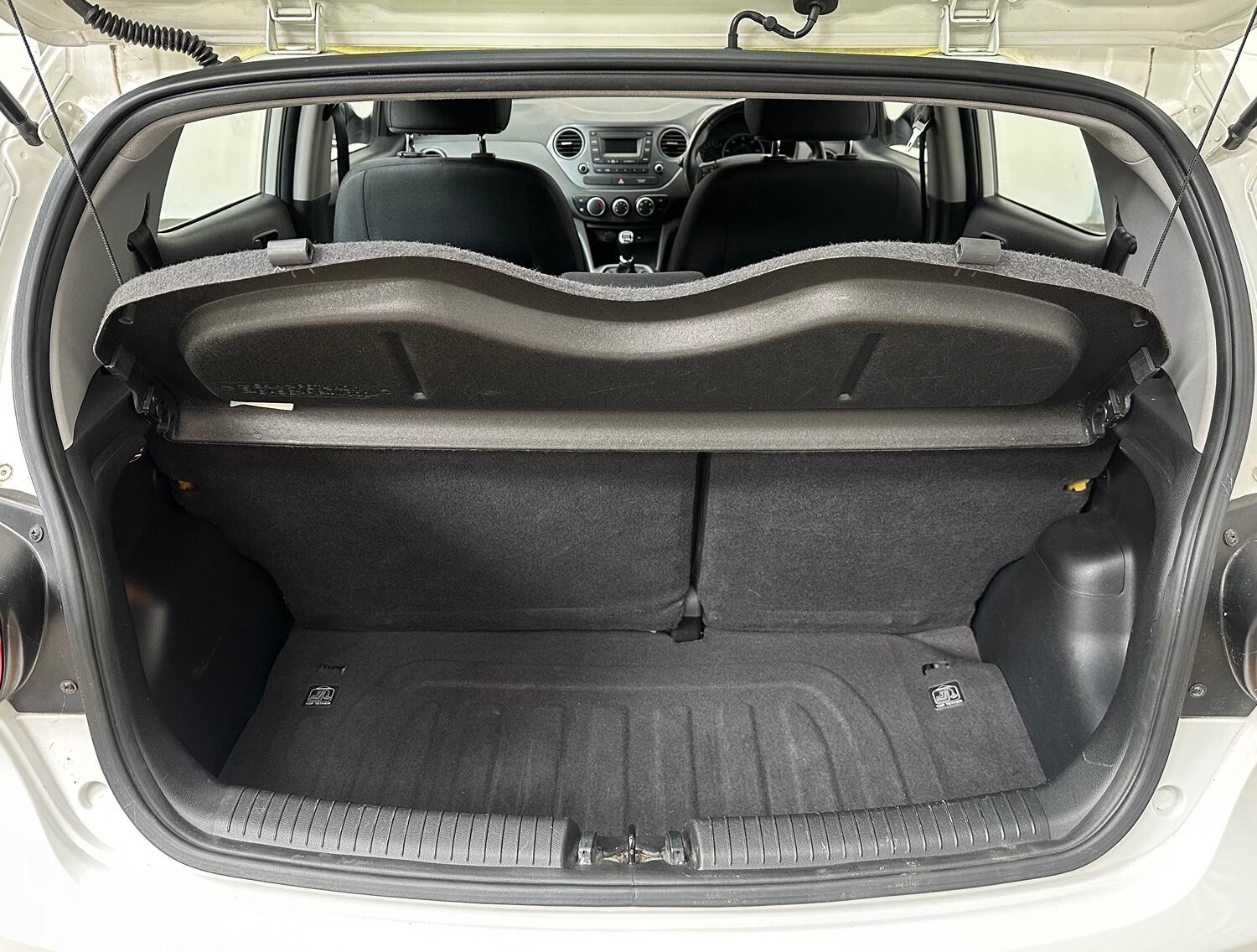 Used Hyundai i10 2019 for sale - 76821576: Photo 29