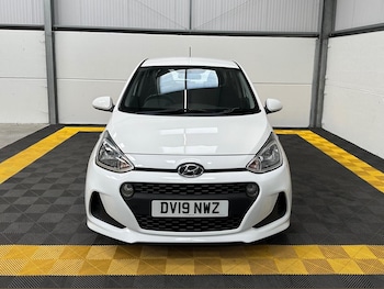 Used Hyundai i10 2019 for sale - 76821576: Photo