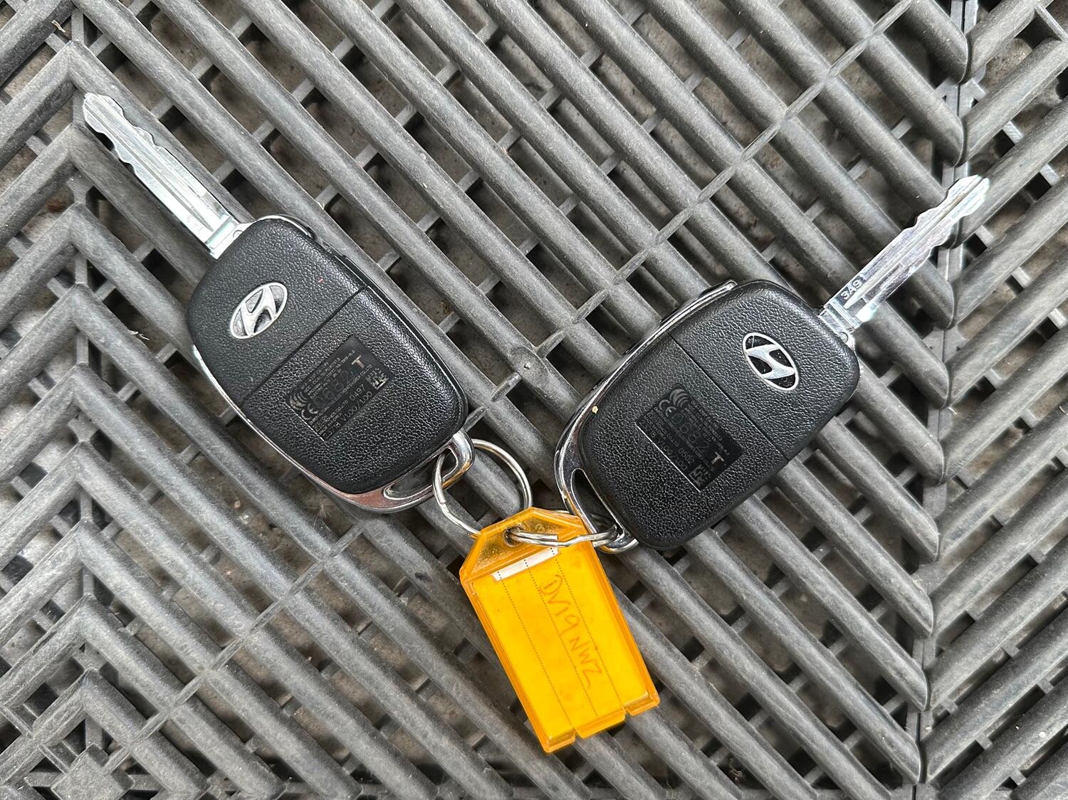 Used Hyundai i10 2019 for sale - 76821576: Photo 32