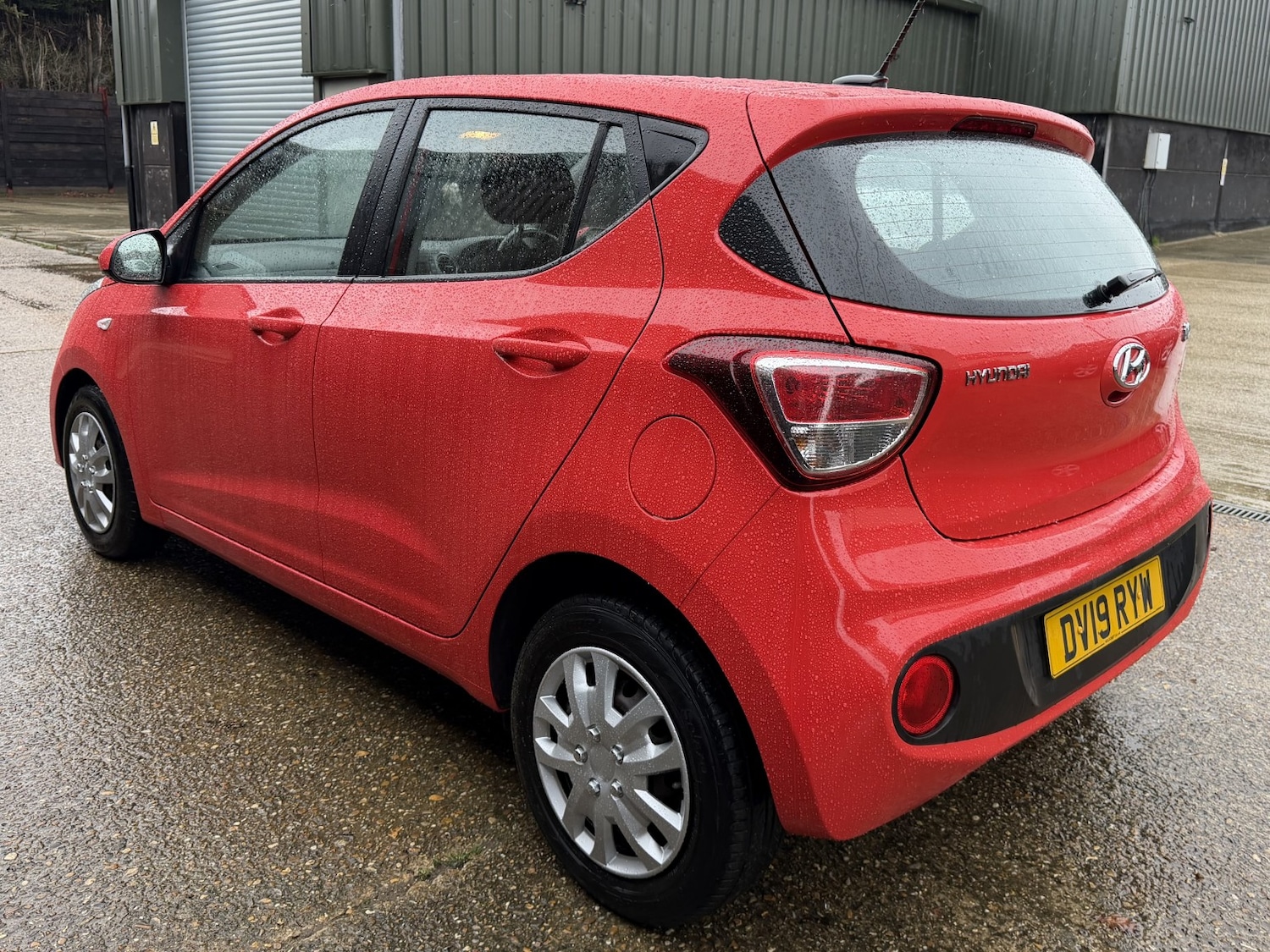 Used Hyundai i10 2019 for sale - 77159276: Photo 2