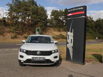 Used Volkswagen T-Roc 2020 for sale - 77746230: Photo