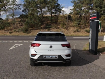 Used Volkswagen T-Roc 2020 for sale - 77746230: Photo