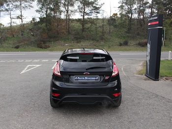 Used Ford Fiesta 2014 for sale - 77802835: Photo