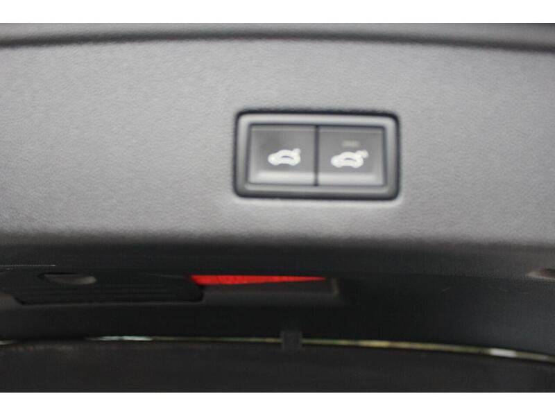 Used Volkswagen Touareg 2020 for sale - 77802810: Photo 20