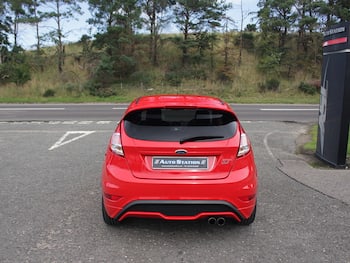 Used Ford Fiesta 2016 for sale - 79724079: Photo