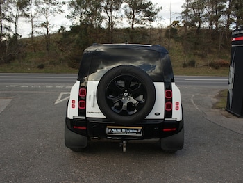 Used Land Rover Defender 110 2022 for sale - 77895985: Photo