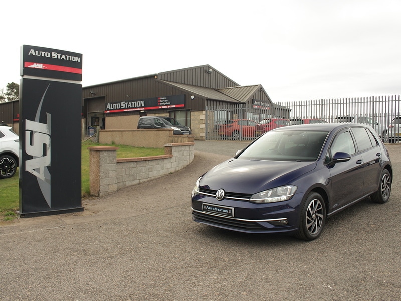 Used Volkswagen Golf 2019 for sale - 77984907: Photo 2