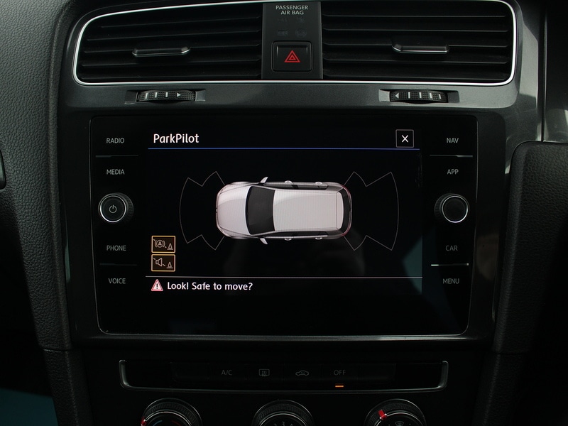 Used Volkswagen Golf 2019 for sale - 77984907: Photo 40