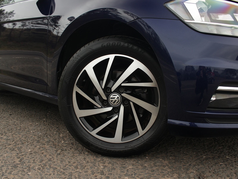 Used Volkswagen Golf 2019 for sale - 77984907: Photo 5