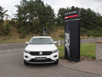 Used Volkswagen T-Roc 2018 for sale - 77802801: Photo