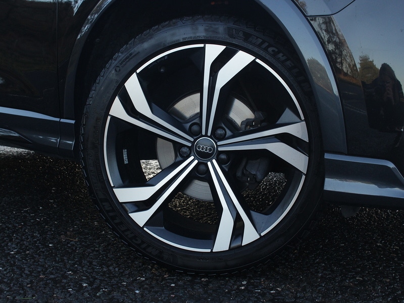 Used Audi Q3 for sale - 77746232: Photo 2