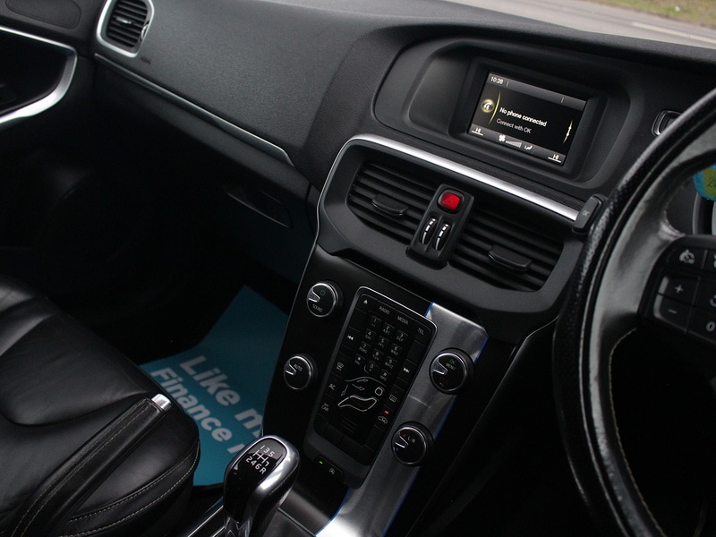 Used Volvo V40 2015 for sale - 77803215: Photo 35