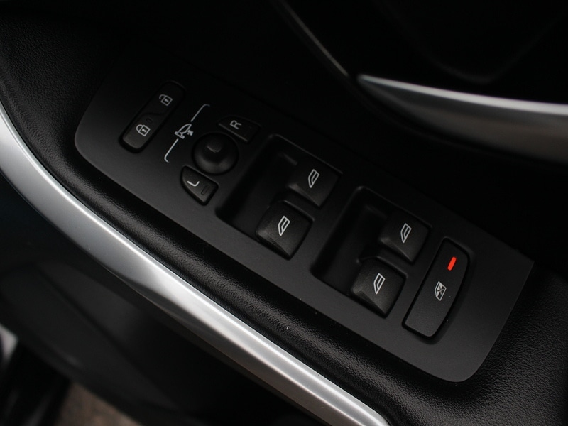 Used Volvo V40 2015 for sale - 77803215: Photo 42